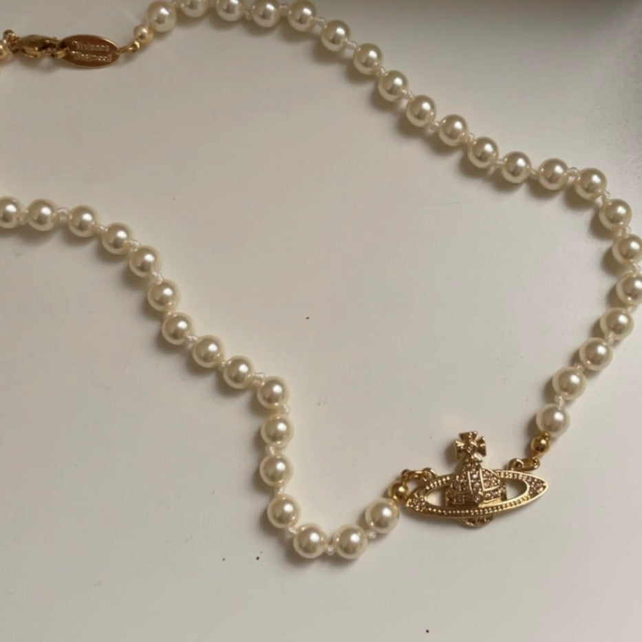 Vivienne Westwood Mini bas relief choker 珍珠項鍊