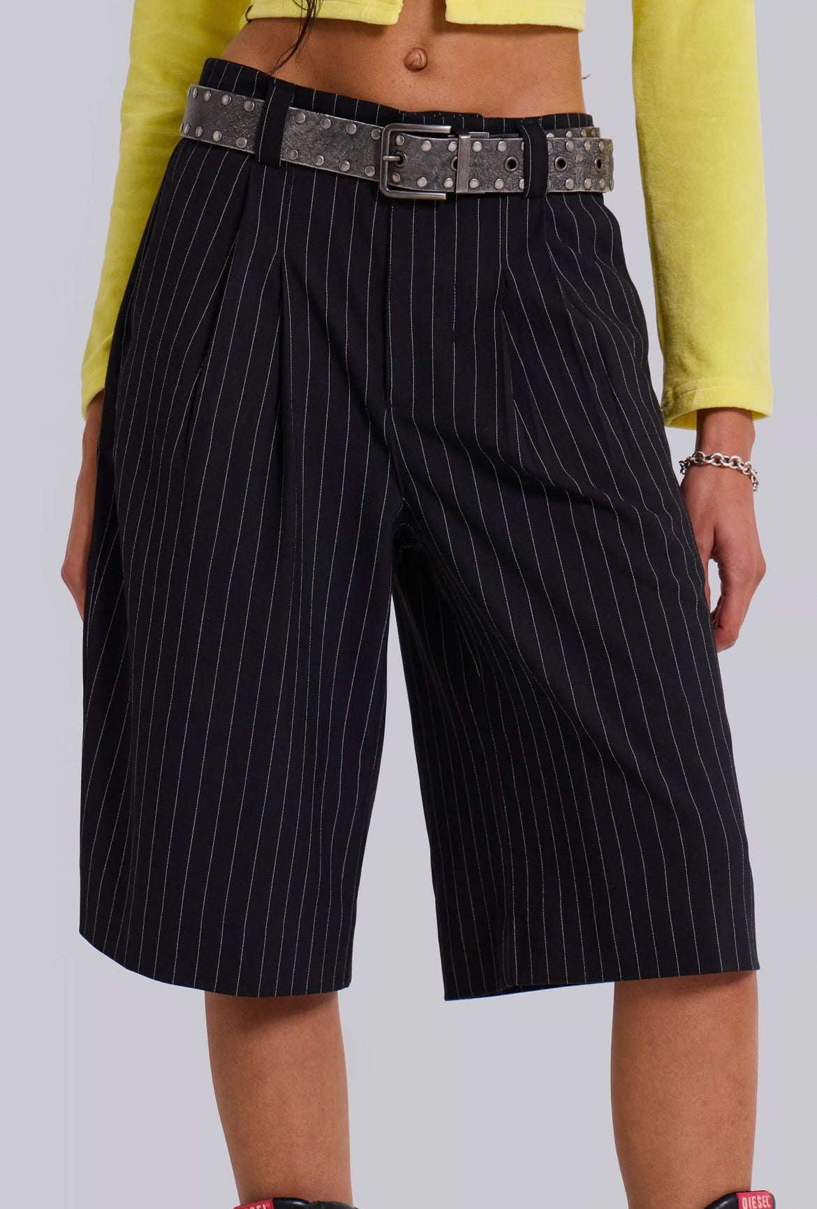 Jaded London Black Pinstripe Goliath Shorts 7分褲