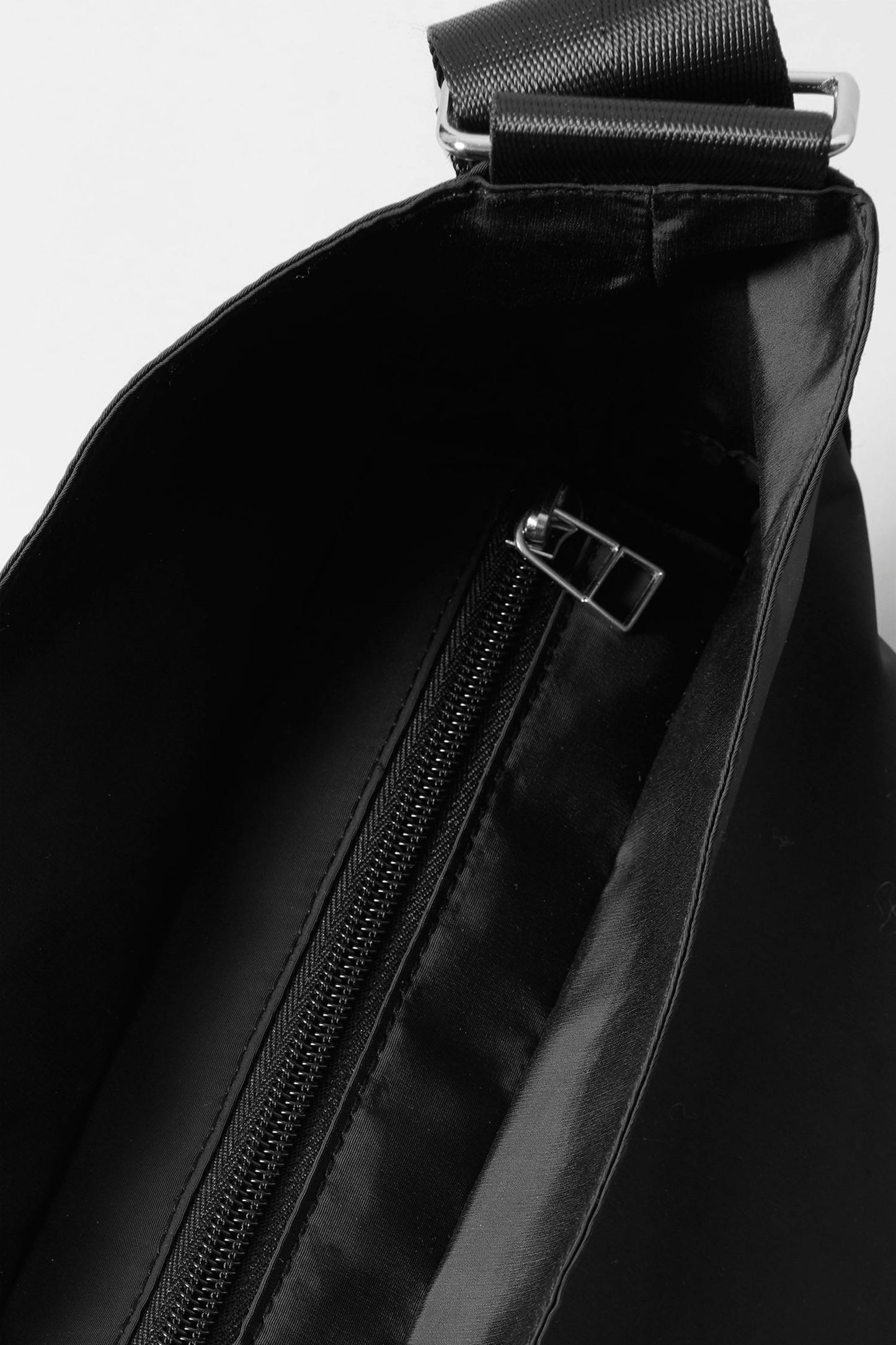 Weekdy 背包/手提包 CARRY BAG