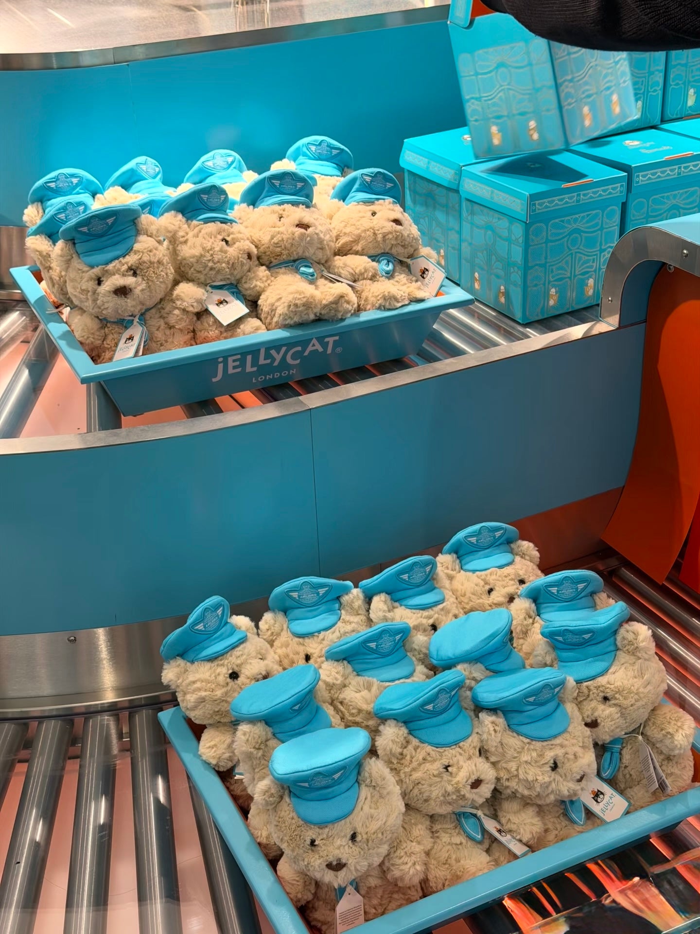 Jellycat airline pilot 巴塞羅小熊