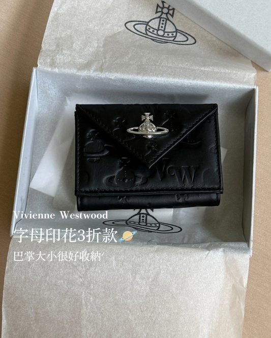 Vivienne Westwood 字母浮雕3折皮夾