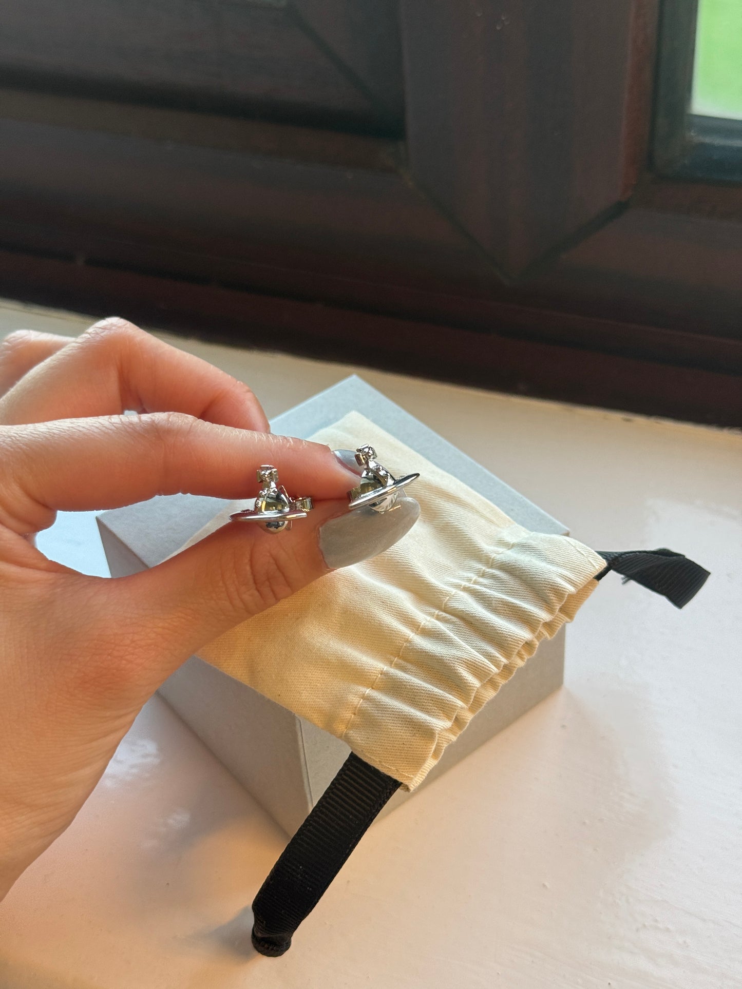 Vivienne Westwood 半個星球耳環 Solid orb earrings
