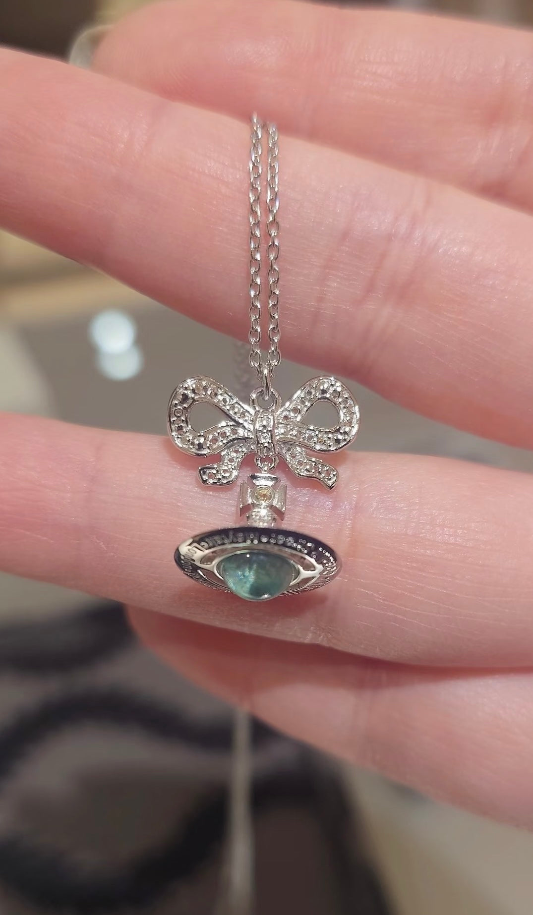 Vivienne Westwood 蝴蝶結項鍊 Octavie Pendant Necklace