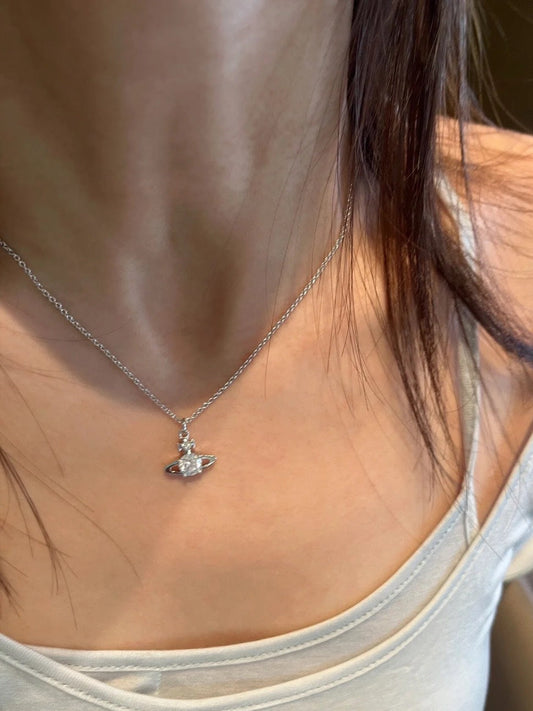 Vivienne Westwood Reina Pendant 白鑽項鏈