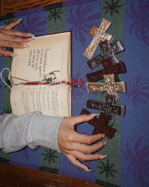 Sculptor Cross Strap Layered Wallet 十字卡包