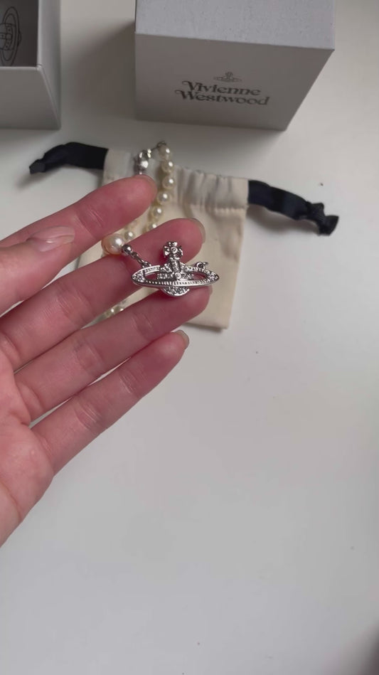 Vivienne Westwood Mini bas relief choker 珍珠項鍊